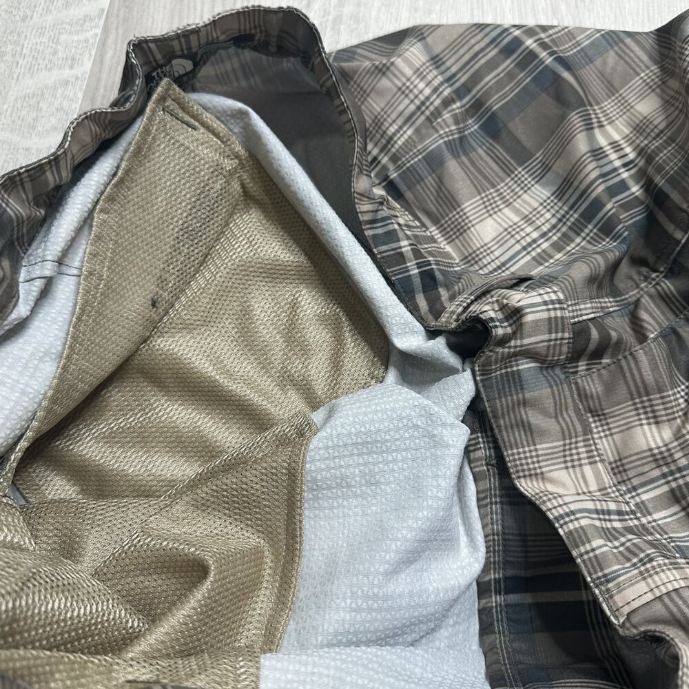 North Face Shorts Mens 40 Green Black Plaid Hiking Outdoor Cargo Performance Zip - Picture 7 of 11